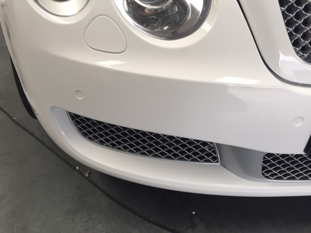 Bentley Flying Spur: White Gloss Wrap
